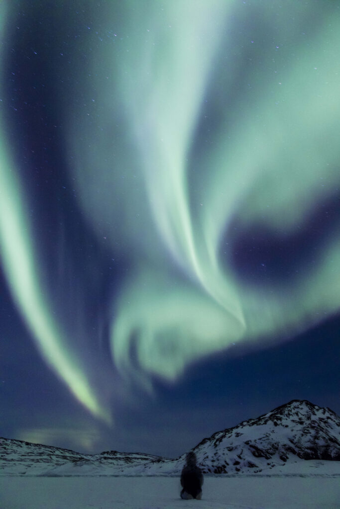 AURORAS CORPUS BodySoul Prints aurores boréales encre de seiche et eau de banquise sur toile. Résidence "Artistes en Arctique", ©Oïjha2018. Photo Théo Giacometti