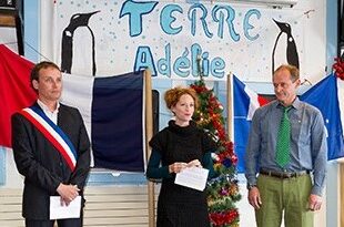 Dr. Ann-Isabelle GUYOMARD, Représentante du Préfet des Terres Australes et Antarctiques Françaises (TAAF), Terre Adélie, Antarctique, 2015.