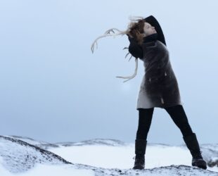 FÉROÉ - exposition anniversaire 7 ans de création en Arctique. Exposition personnelle OÏJHA. Du 5 au 17 octobre 2024, Carteret, France. ©Oïjha2024