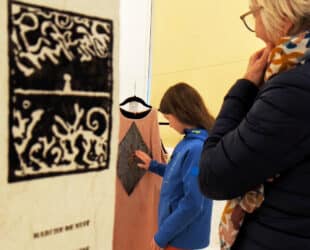 FÉROÉ - exposition anniversaire 7 ans de création en Arctique. Exposition personnelle OÏJHA. Du 5 au 17 octobre 2024, Carteret, France. ©Oïjha2024